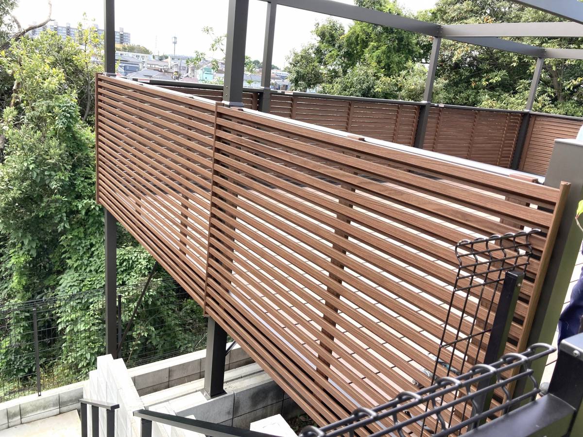 杉山トーヨー住器の傾斜地を有効活用 広々 ベランダの施工後の写真1