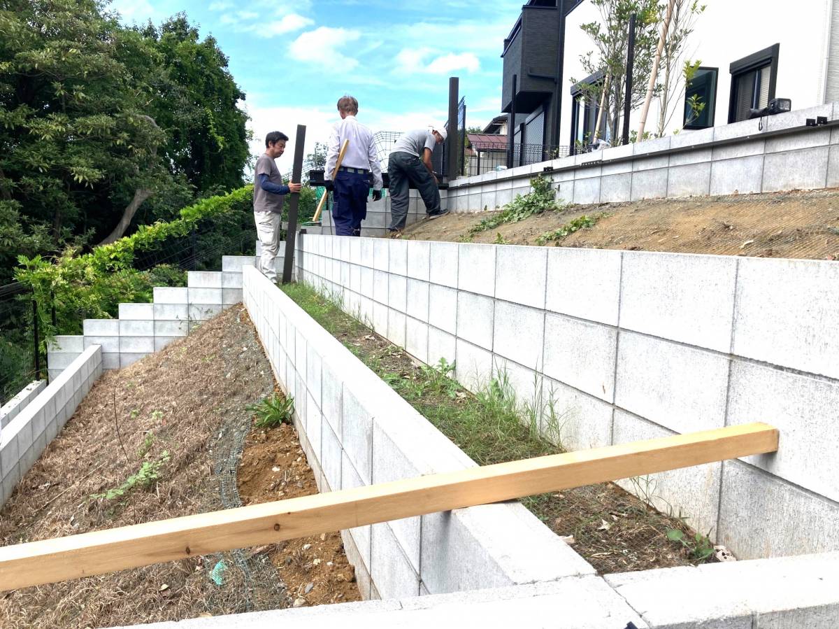 杉山トーヨー住器の傾斜地を有効活用 広々 ベランダの施工前の写真1
