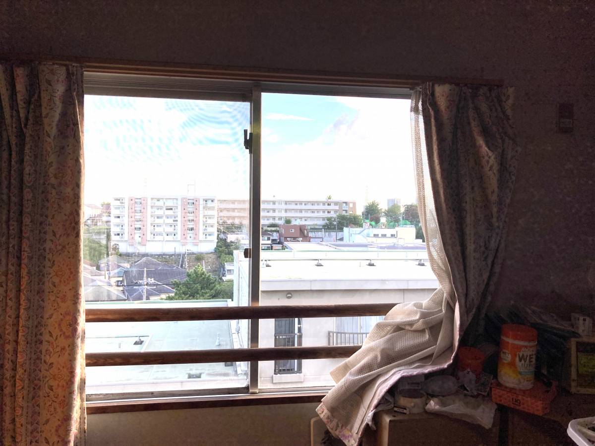 杉山トーヨー住器のインプラス ライトグレー マンションに取付 補助金活用の施工前の写真2