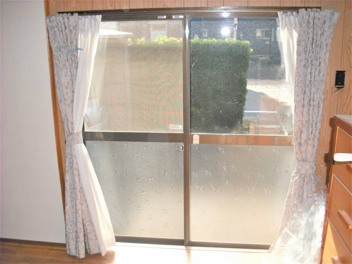 杉山トーヨー住器のインプラス(内窓)取付の施工前の写真1