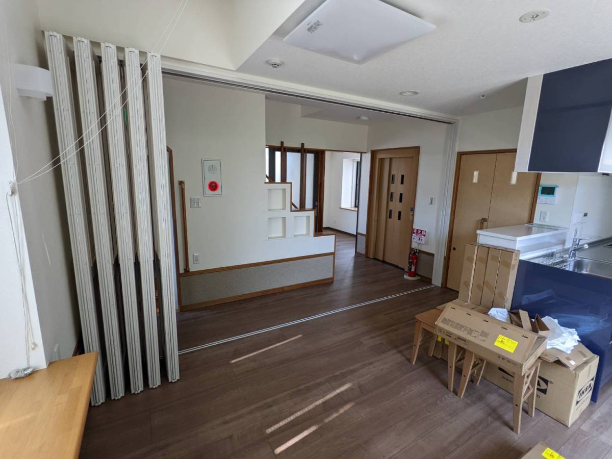 みもとトーヨーの5連折れ戸 全開で広々と、閉じて仕切りに。の施工前の写真1