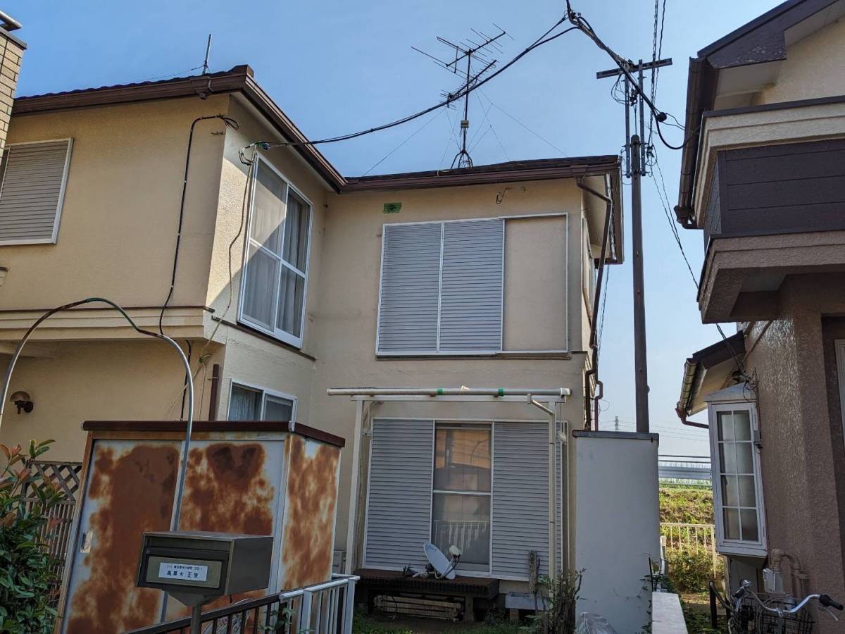 みもとトーヨーのこのまま使用していたら危険！雨漏りで腐ってしまったバルコニーの交換工事の施工前の写真2