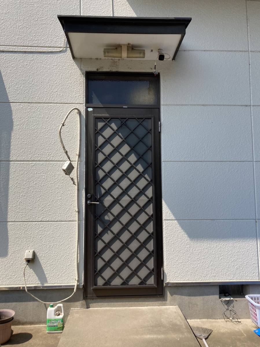 みもとトーヨーの施錠したまま換気、採風ができるリシェント勝手口ドアの施工前の写真2