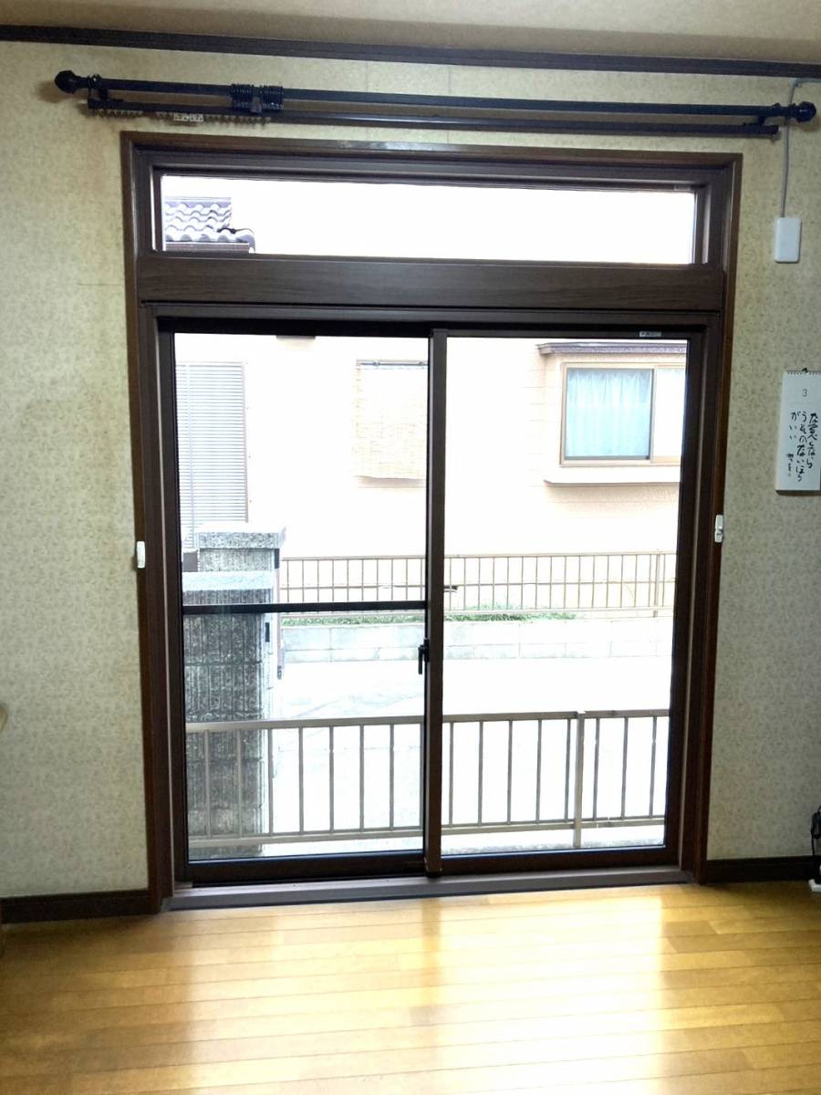 みもとトーヨーの雨戸も欄間も付いている窓の交換の施工後の写真1