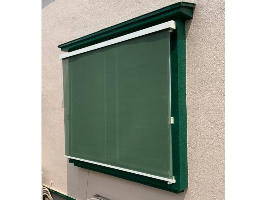 フジテックトーヨー住器の外付け日よけ スタイルシェードの施工後の写真1