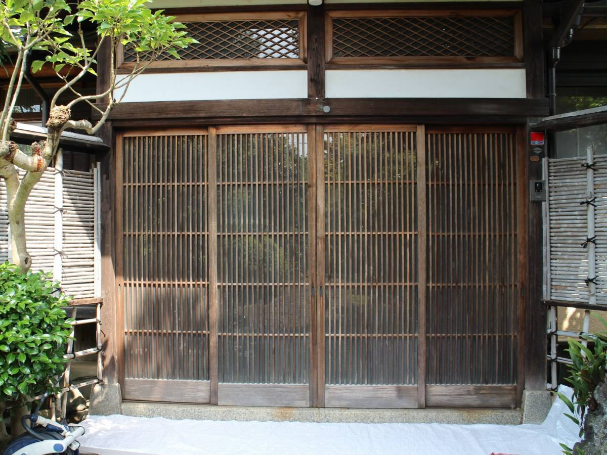 フジテックトーヨー住器の玄関引戸 リシェント工事の施工前の写真2