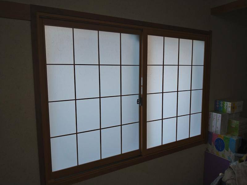 ミネトーヨー住器の内窓インプラス和障子(和紙調複層ガラス) 取り付け工事の施工後の写真1