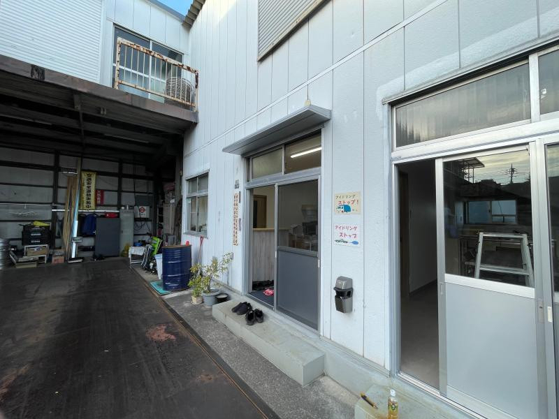 ミネトーヨー住器の【八王子市】LIXIL 日射遮蔽シリ-ズ ユニットひさしキャピア 取り付け工事の施工後の写真1
