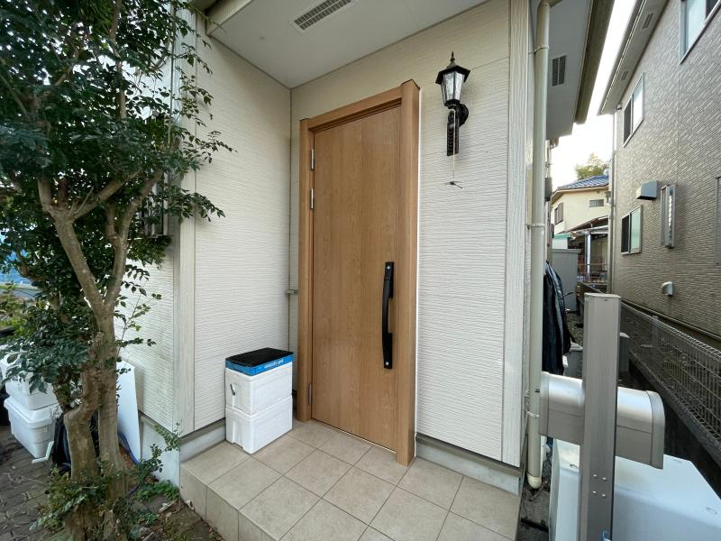 ミネトーヨー住器の【動画有】八王子市リシェントⅢ玄関ドア カバ-工事の施工後の写真1