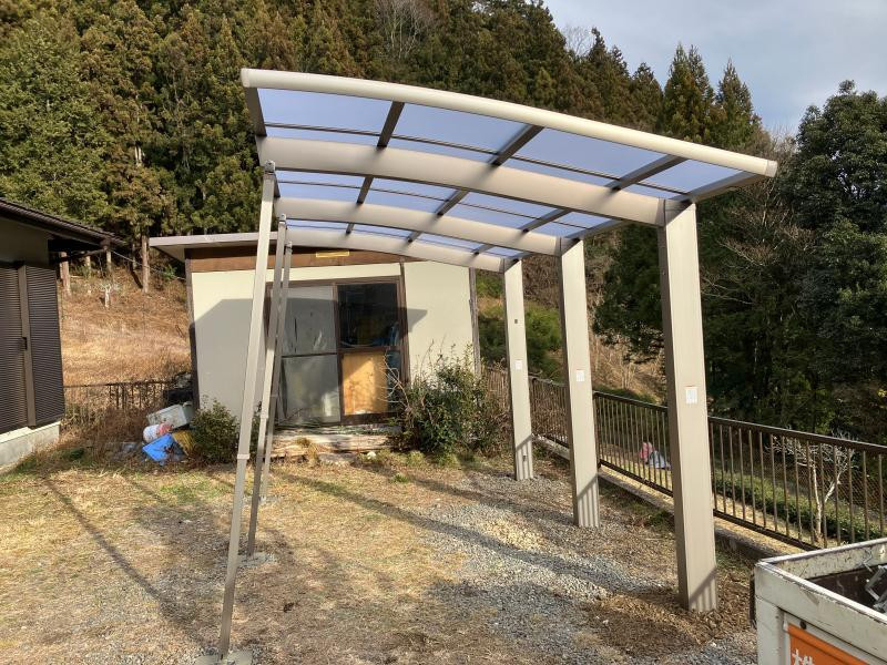 ミネトーヨー住器の【檜原村】 LIXIL フ-ゴR1500カーポ-ト取付け工事の施工後の写真1