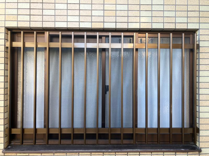 ミネトーヨー住器の青梅市 【LIXILアルミ面格子A型】 取り付け工事の施工後の写真1