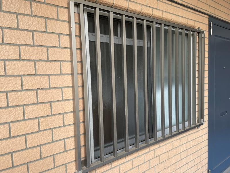 ミネトーヨー住器の【動画有り】YKK マドリモ断熱窓マンション用 取付工事の施工前の写真1