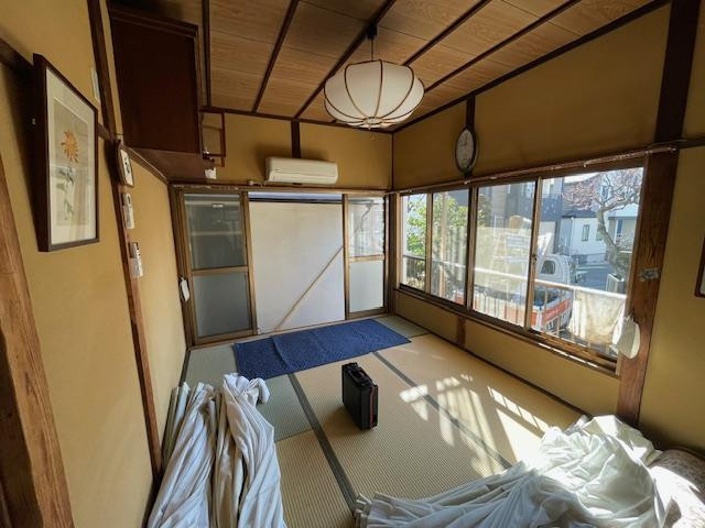 ミネトーヨー住器の【八王子市】内窓インプラス 掃出し、腰窓工事の施工前の写真1