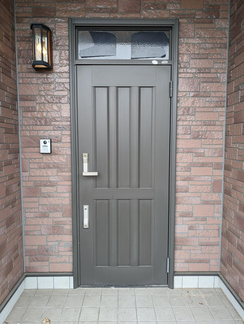 ミネトーヨー住器の【八王子市】リシェントⅢ玄関ドア 断熱仕様D77型の施工前の写真1