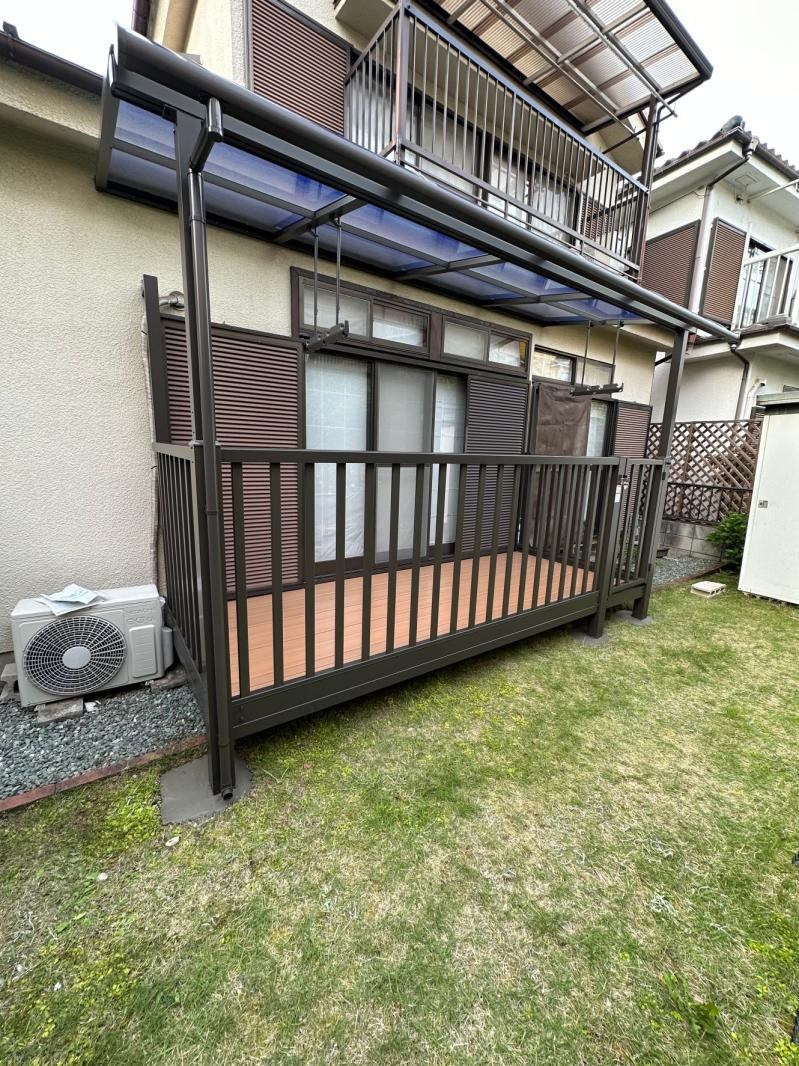 ミネトーヨー住器の【八王子市】LIXILバルコニービューステージ+屋根スピーネR型取付工事の施工後の写真1