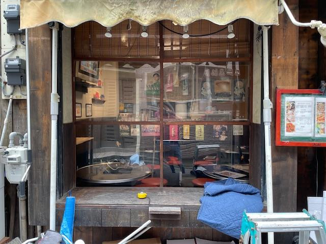 ミネトーヨー住器の【品川区】店舗改修工事 サッシカバー工事 工務店さんご依頼 の施工前の写真1