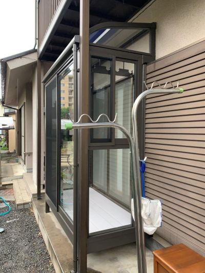 ミネトーヨー住器の【八王子市】サニージュ テラス囲い 1階用 床納まり施工工事の施工後の写真1