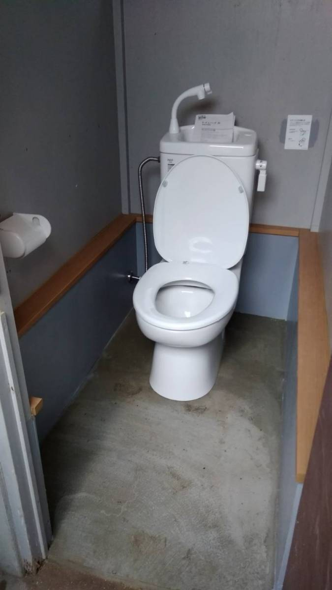 ミネトーヨー住器のトイレの洋便器化工事の施工後の写真1