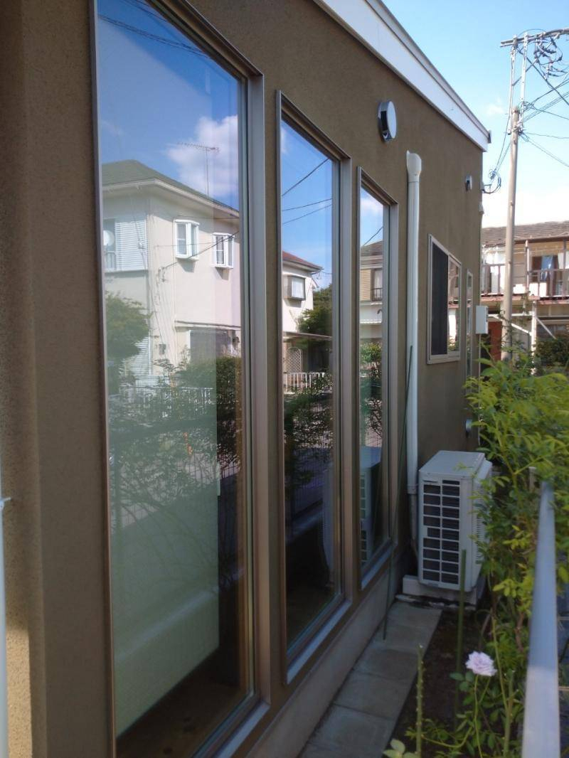 ミネトーヨー住器の採風ドアカバ-工事の施工前の写真1