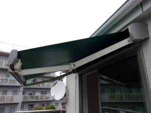ミネトーヨー住器の可動式日除け 彩風取付工事の施工後の写真1