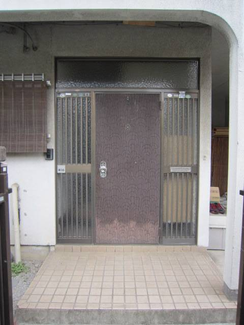 大森建窓トーヨー住器の【埼玉県所沢市】リシェント玄関ドア3 159の施工前の写真1