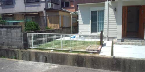 花光リフォームのテラス フェンス工事の施工前の写真1