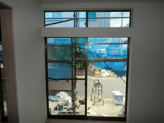 県南サッシトーヨー住器の窓 リフォーム インプラスの施工前の写真2