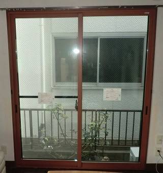 県南サッシトーヨー住器のリビング窓リフォーム 内窓設置 インプラス取付工事の施工後の写真2