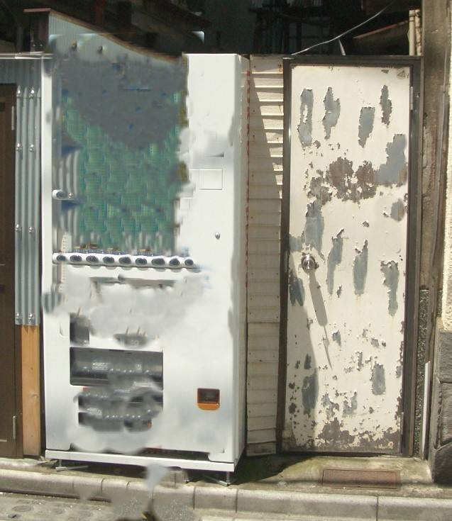 県南サッシトーヨー住器のエクステリア 安心の強さとやわらかなデザインを兼ね備えた LIXIL『マンション用大型通用口門扉』の施工前の写真1
