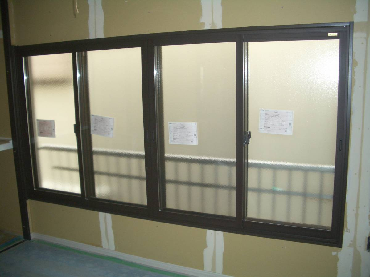 県南サッシトーヨー住器の窓 リフォーム インプラスの施工前の写真2