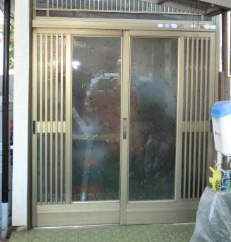 県南サッシトーヨー住器の玄関ドア リフォームの施工前の写真2