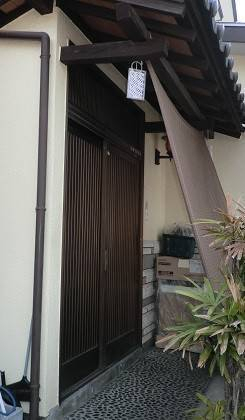 県南サッシトーヨー住器の玄関引戸 1dayリフォームの施工前の写真1