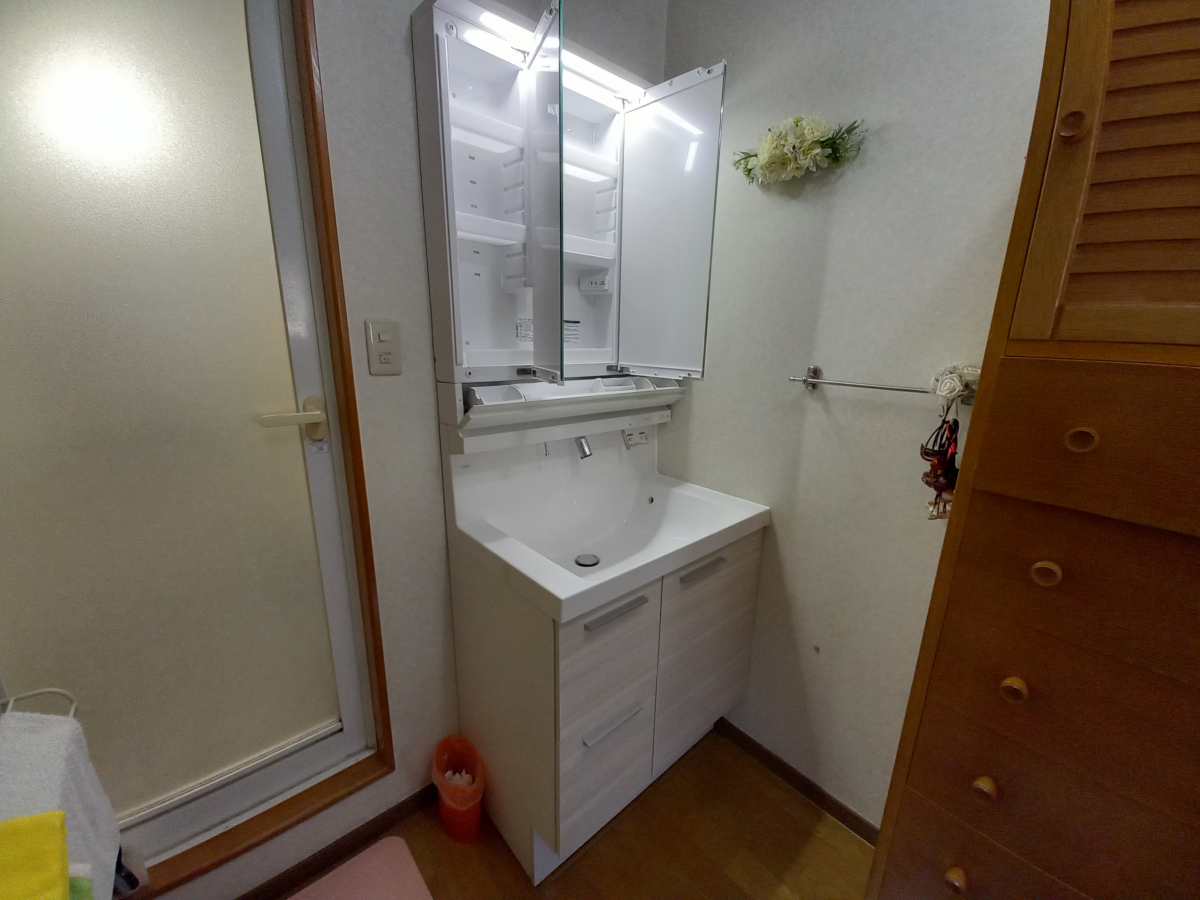東京石原トーヨー住器の洗面化粧台 クレヴィの施工後の写真2