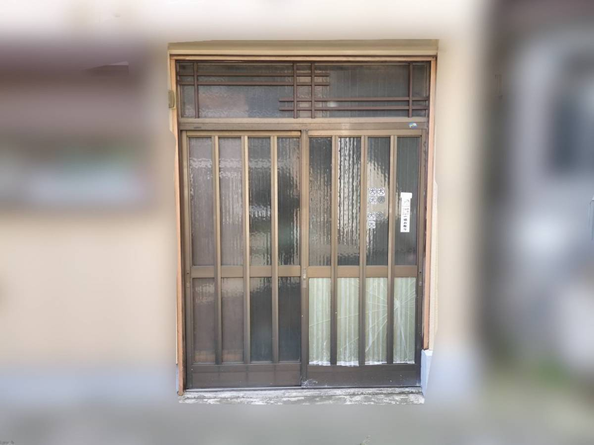 MADOORの【川崎市】リシェント玄関ドア工事の施工前の写真1