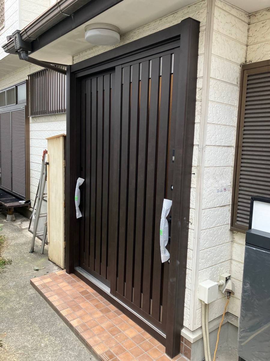 MADOORの【大田区】古い玄関を新しくしたいとのご相談いただきました(玄関引戸リシェント)の施工後の写真3