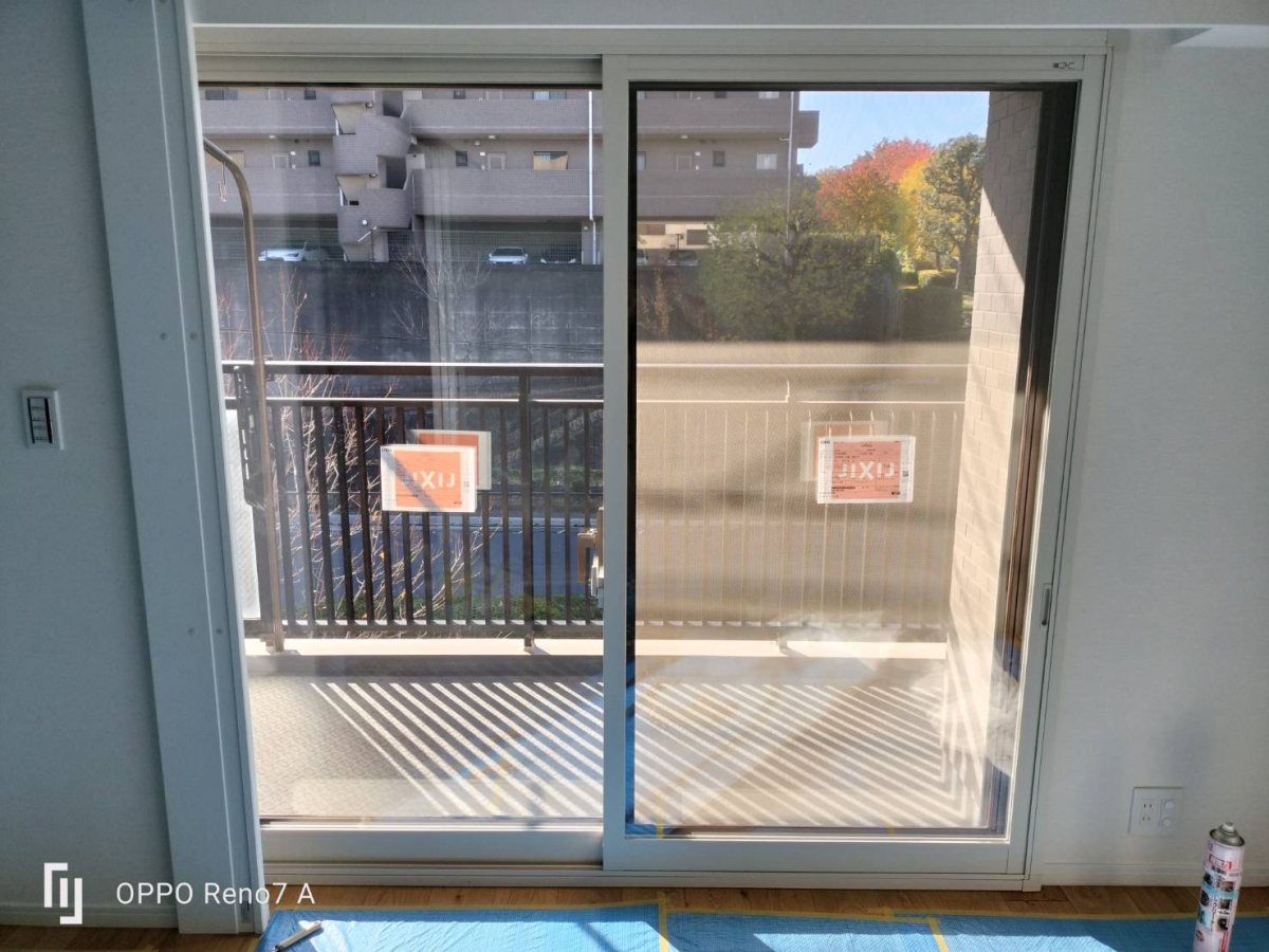 MADOORの【横浜市都筑区】大きい窓に内窓付けてほしいとのご依頼いただきました!(内窓インプラス)の施工後の写真2