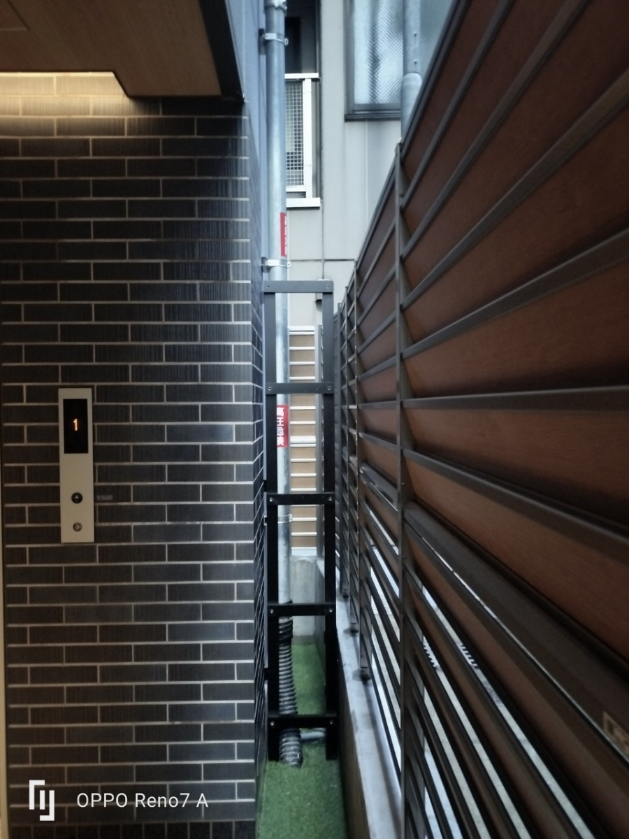 MADOORの【渋谷区】気になる視線も目隠しでお悩み解消!(間仕切り)の施工前の写真3