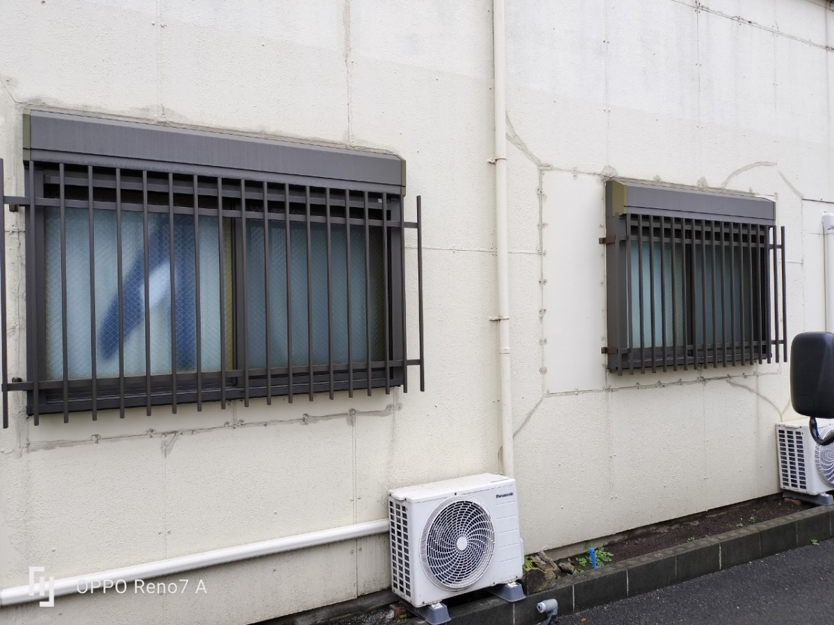 MADOORの【大田区】シャッターを開けてる時も安心したい!(アルミ面格子)の施工後の写真1