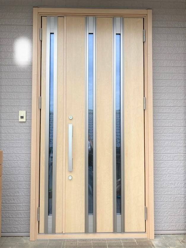 NCCトーヨー住器 諏訪店の【補助金2024申請開始!】玄関のリフォームと不在時にも嬉しい宅配ボックスを設置しました!の施工後の写真1