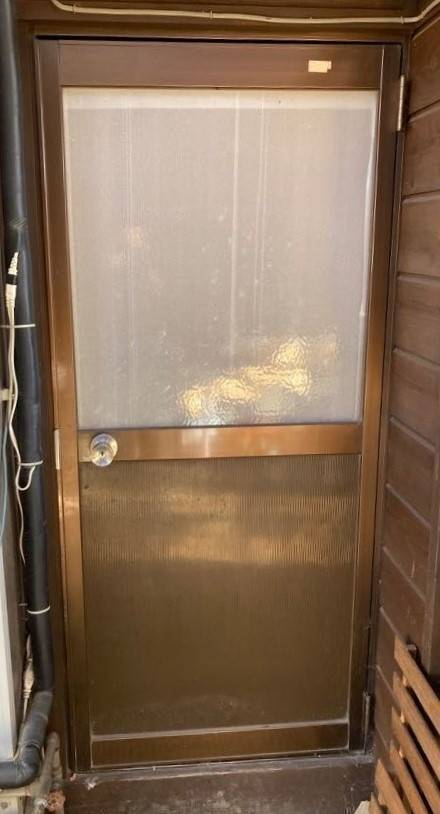 NCCトーヨー住器 諏訪店のわんダフル!換気が出来る勝手口ドアをリフォーム(茅野市)の施工前の写真1