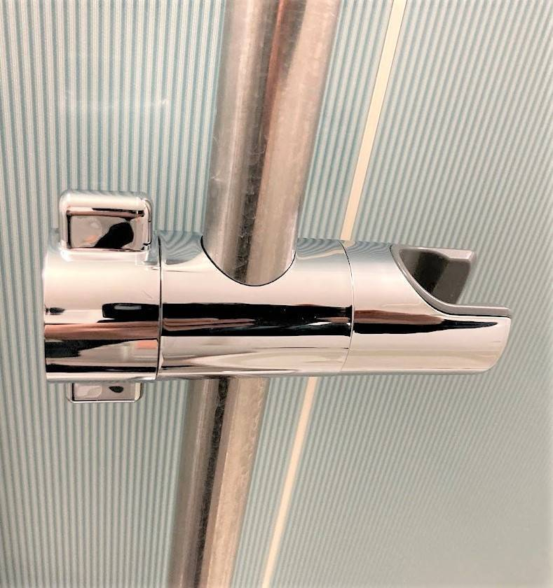 NCCトーヨー住器 諏訪店の欠けてしまったシャワーフックの交換をしました(諏訪市)の施工後の写真1