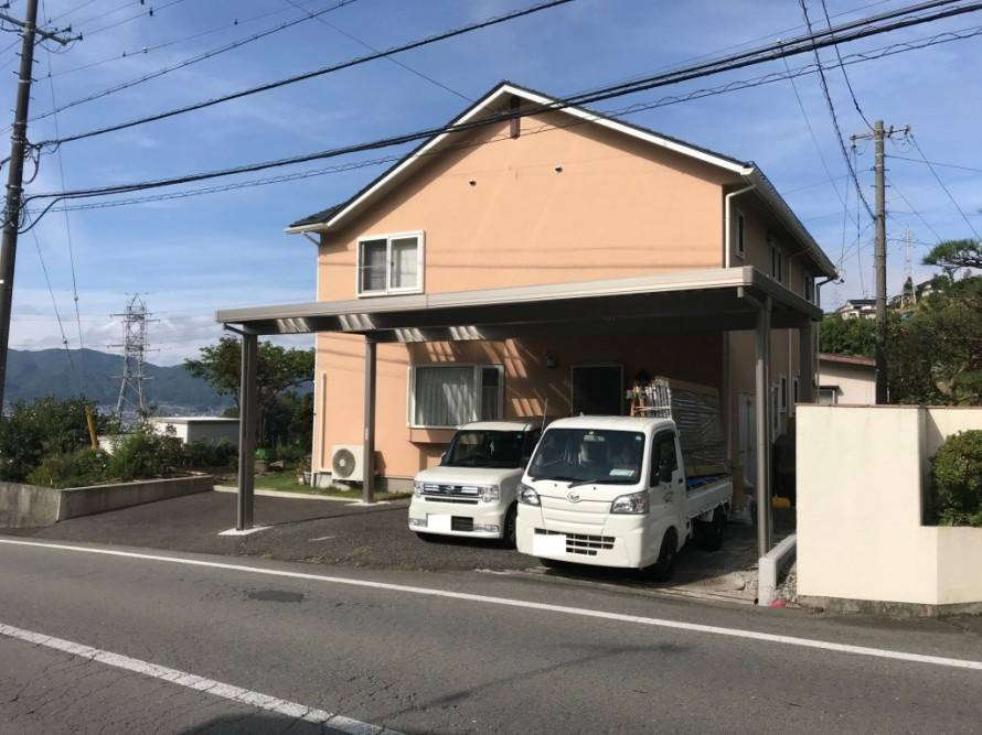 NCCトーヨー住器 諏訪店の統一感のある仕上がりに!カーポートとフェンスの設置の施工後の写真1