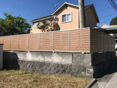 NCCトーヨー住器 諏訪店の統一感のある仕上がりに!カーポートとフェンスの設置の施工後の写真2