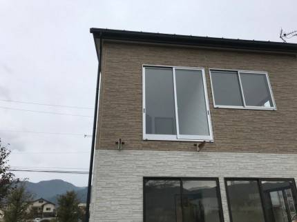 NCCトーヨー住器 諏訪店の【バルコニーの設置】デザイン豊富!サッシの色に合わせて整った景観に。の施工前の写真1