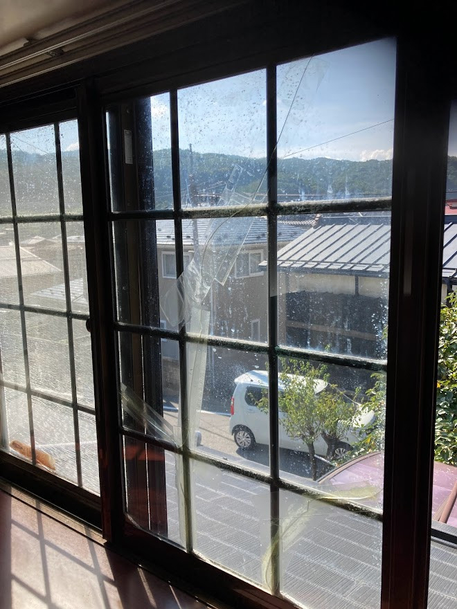 NCCトーヨー住器 諏訪店のガラスが割れてしまってもすぐに交換いたします!の施工前の写真1