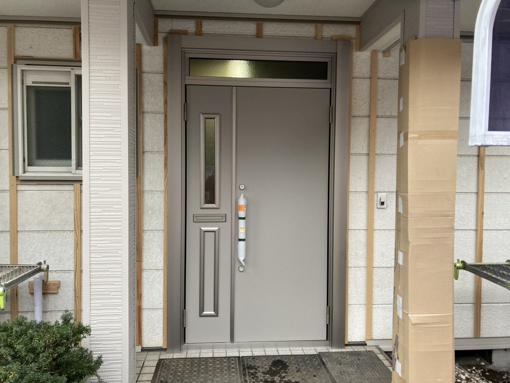 NCCトーヨー住器 諏訪店の【補助金2024申請開始】ポスト付!片袖ドアから親子ドアに交換しました。の施工後の写真1