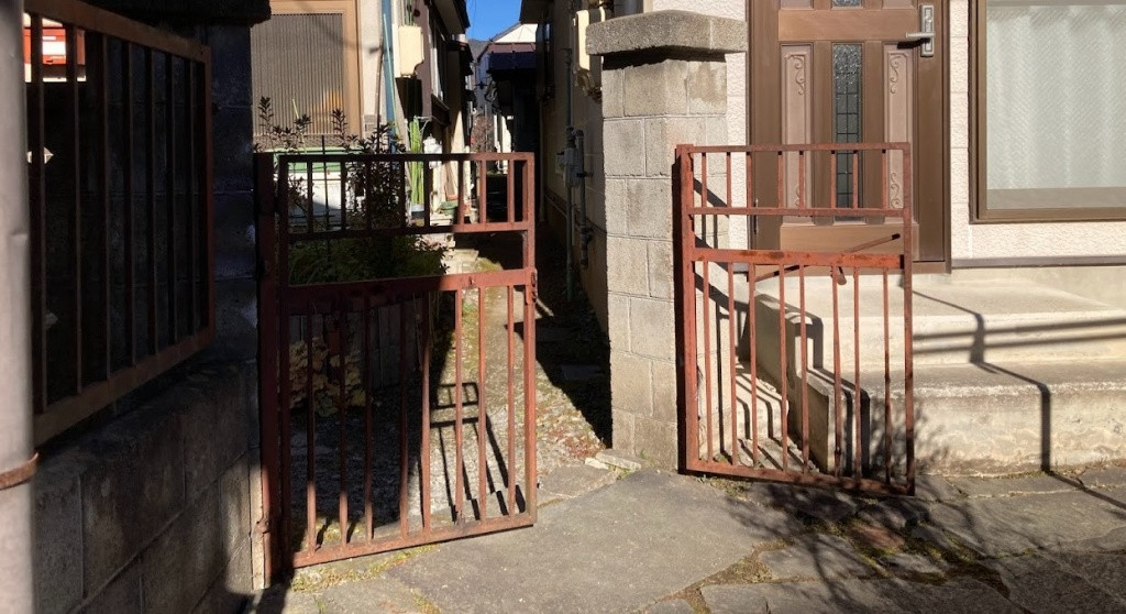 NCCトーヨー住器 諏訪店の敷地内の出入り口を新しくしました!の施工前の写真1