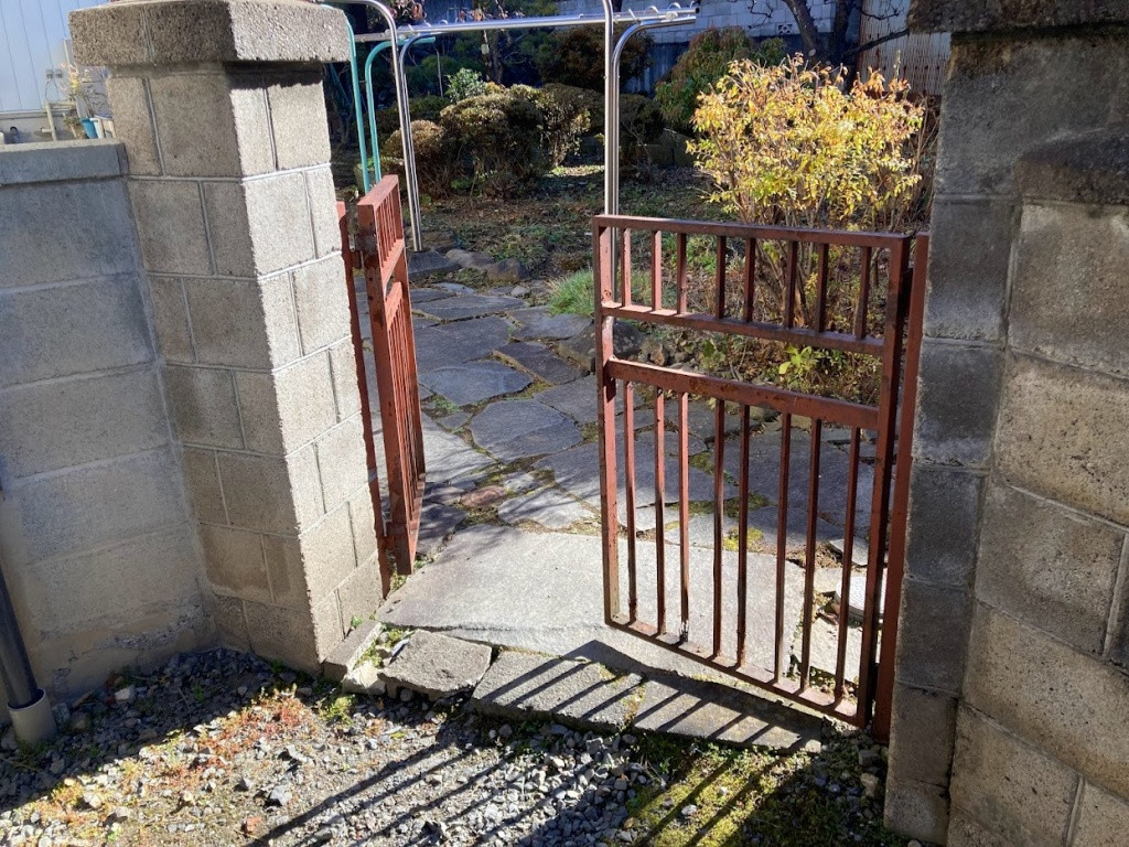 NCCトーヨー住器 諏訪店の敷地内の出入り口を新しくしました!の施工前の写真2