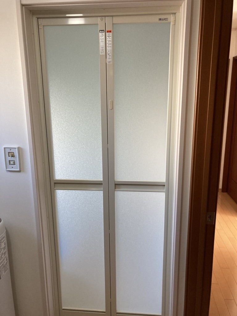 NCCトーヨー住器 諏訪店のお風呂の折戸を交換してきました!の施工前の写真1