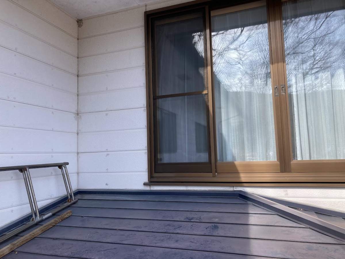 NCCトーヨー住器 諏訪店のバルコニーを拡張!屋根の高さに合わせます!の施工前の写真1